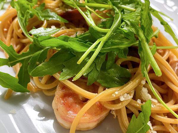 Золотой гребешок - Спагетти с белыми грибами и креветками