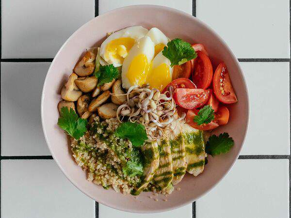 Футурист. Bar & Kitchen - Боул с курицей су вид