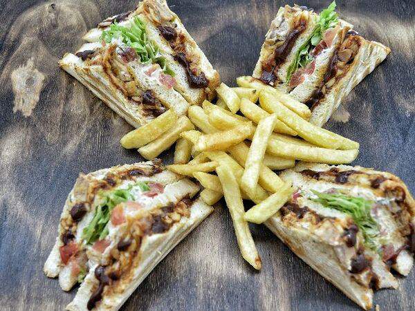 Big Dog - Клаб-сэндвич Барбекю с ветчиной