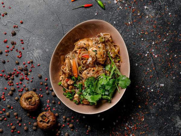 Spicy Band - Вок курица в соусе Хойсин