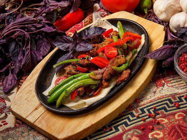 Кафе Отдых - Говяжья печень стир-фрай с овощами