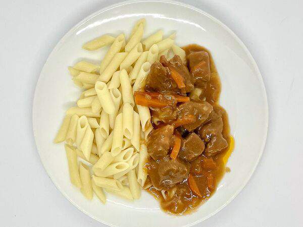 Мост - Гуляш из говядины с гарниром на выбор