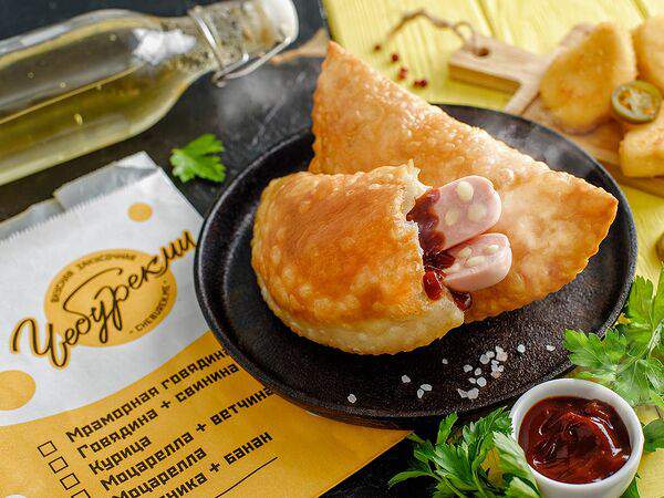 ЧебурекМи - С баварской сосиской и картофельным пюре