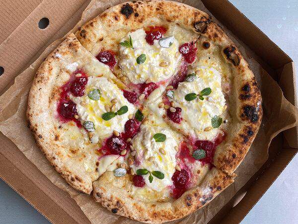 Pulcinella Pizzeria - Пицца Аморе