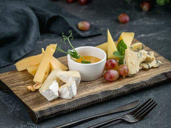 Кафе Миндаль - Сырная тарелка