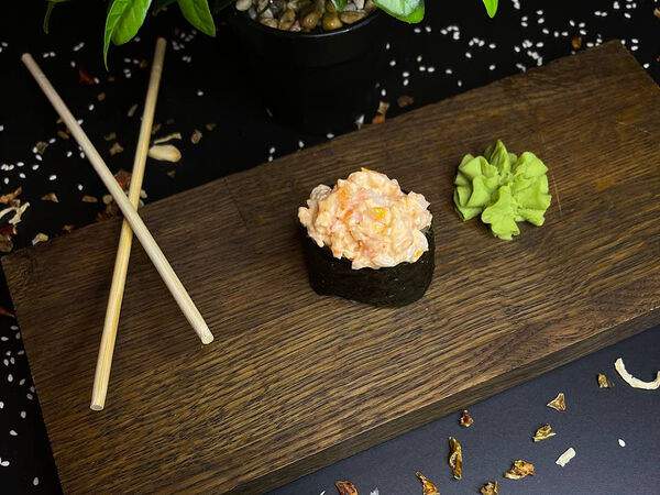 НЕФТЬ еда - Гункан с креветкой запеченный с сырным соусом