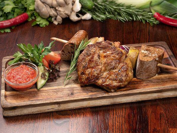 Хмель - Стейк из cвинoй шеи на гриле