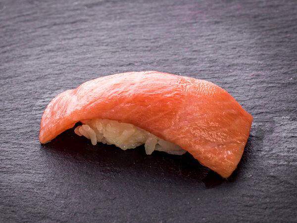 Цветение Сакуры - Суши с тунцом оторо