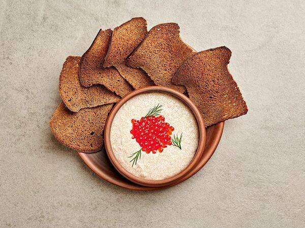 Pivino - Икра сельди с луком, сметаной и ржаными хлебцами