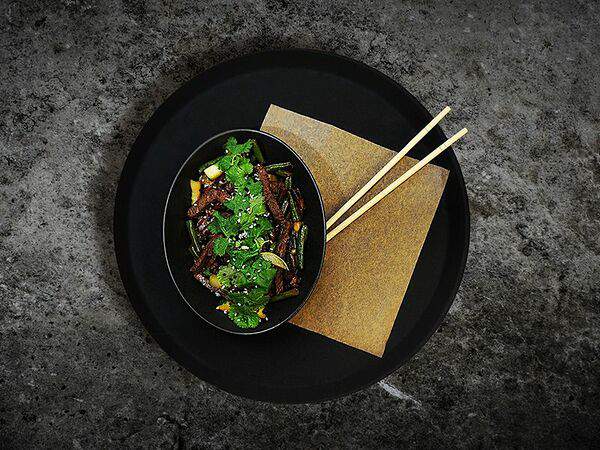 Papaya - Нику тяхан с говядиной в соусе пад тай