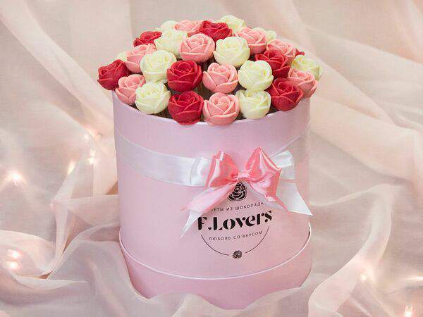 F.Lovers - Ассорти Любовь из 35 роз в шляпной коробке