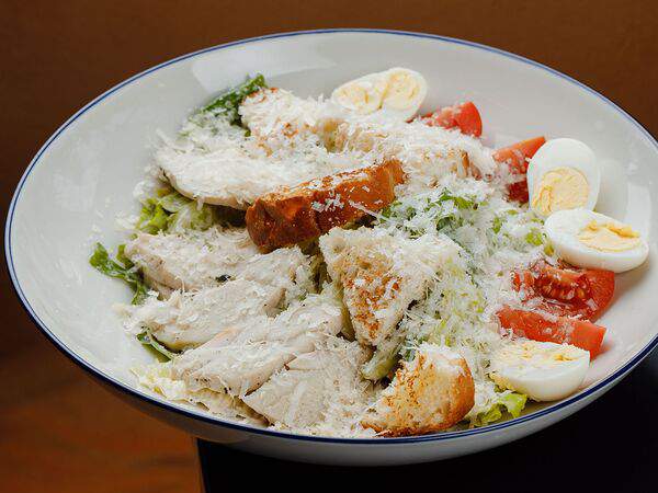 Четыре сына - Цезарь с курицей