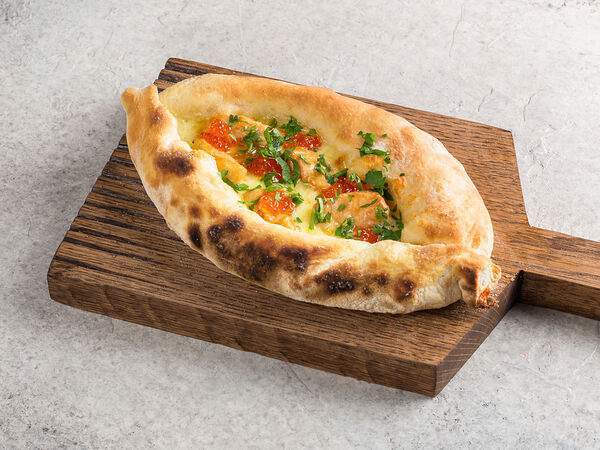 Море рядом - Хачапури с икрой семгой из дровяной печи