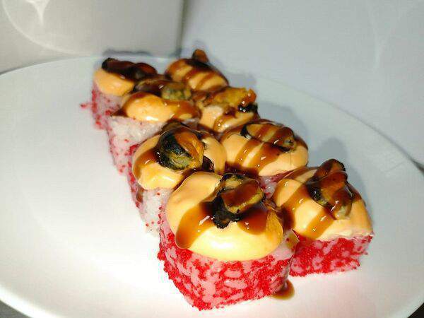 Black Jack - Запеченная Калифорния с мидиями