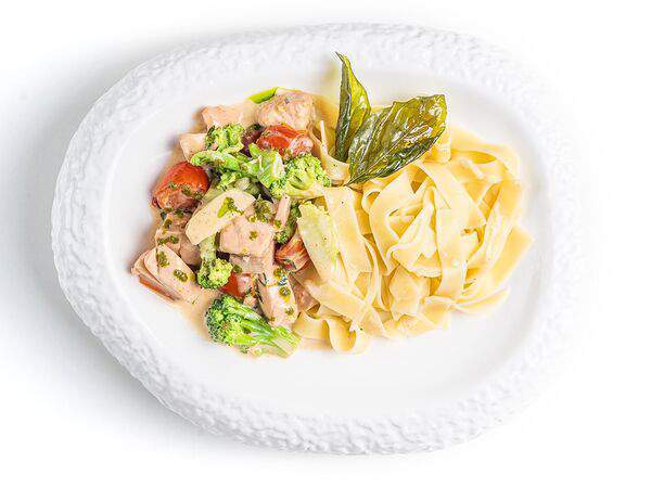 Мамини - Паста с лососем и брокколи