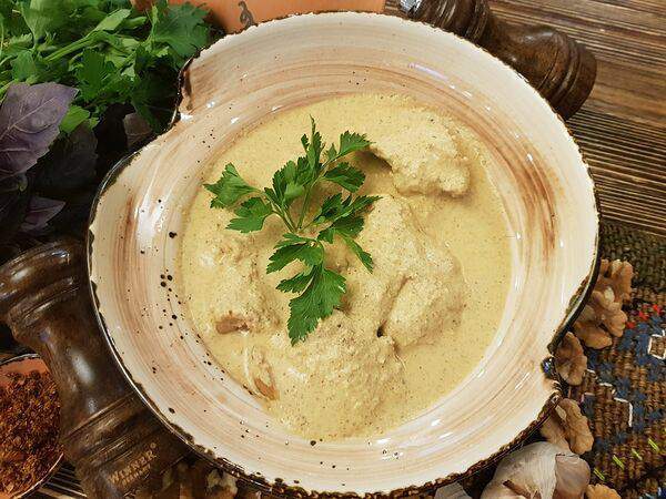 Тифлис - Баже с цыпленком по-мегрельски