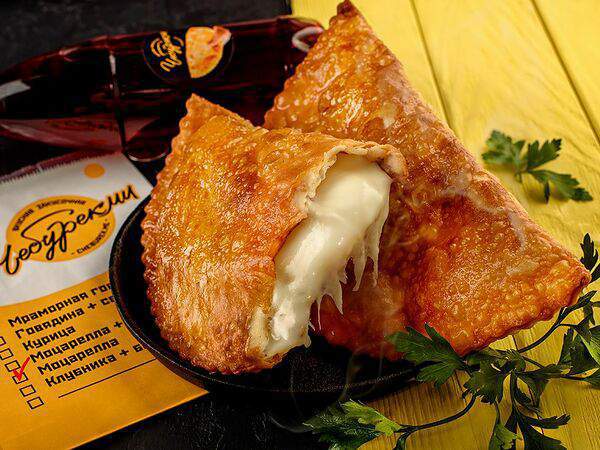 ЧебурекМи - Чебурек с моцареллой