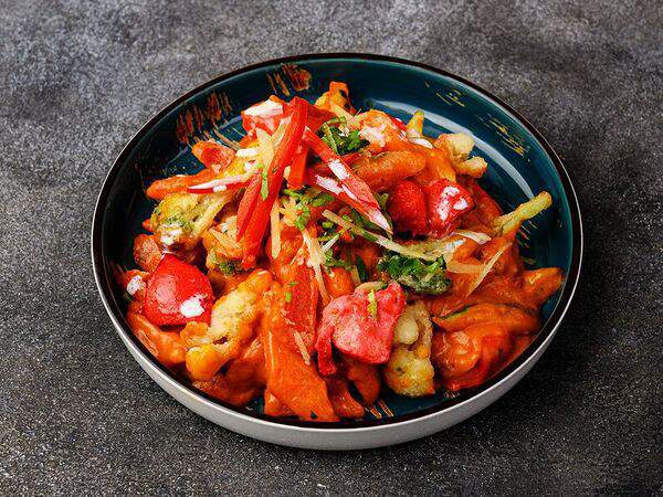 Sushi & More - Курица с овощами в сливочно-томатном соусе