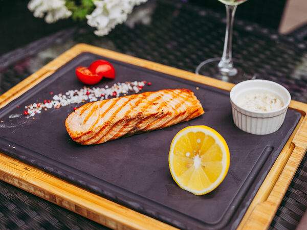 БАЗА - Стейк из лосося на гриле