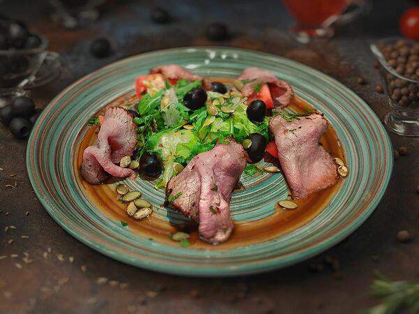 Blackwood - Салат с ростбифом и томатами