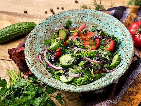 Мамалыга Бар - Овощной салат с оливковым маслом