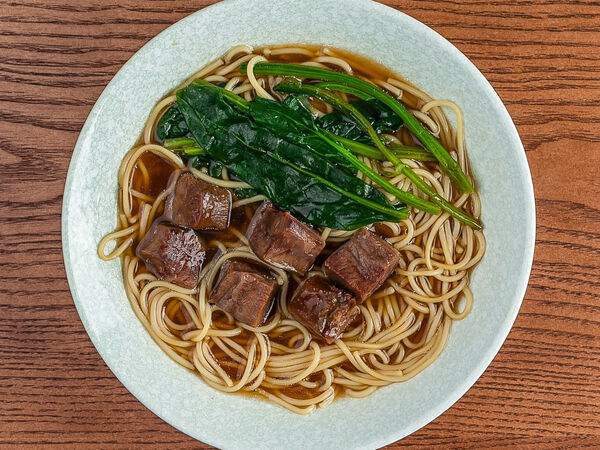 Китайский ресторан Дружба - Суп с говядиной ню и яичной лапшой