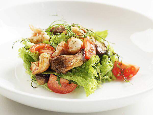 Familia - Салат из креветок с белыми грибами