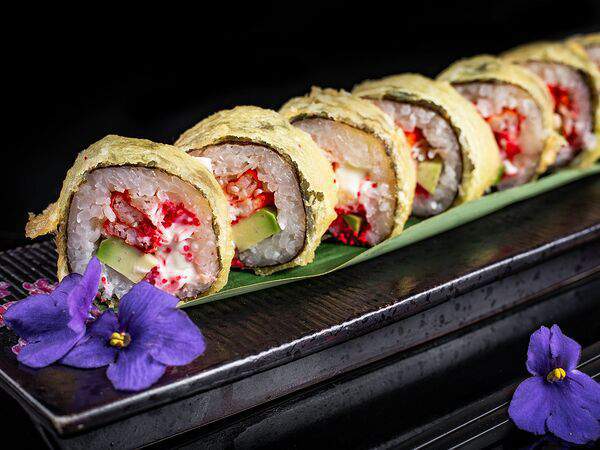 Loona Food - Тёплый ролл с крабом