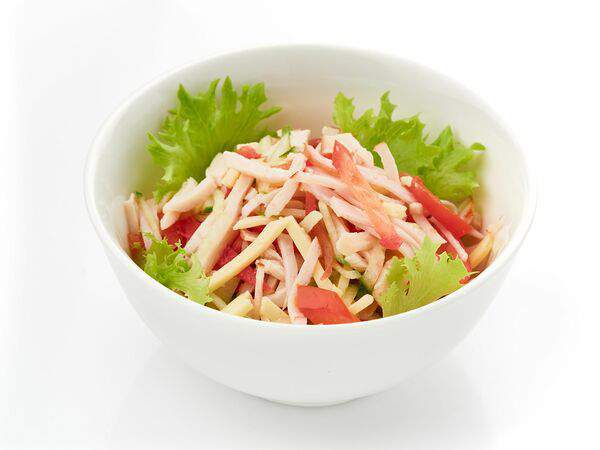 Ближе к делу - Салат с ветчиной, сыром и копченым цыпленком