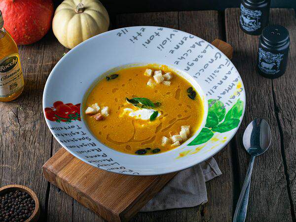PizzAmore - Суп-пюре тыквенный со страчателлой