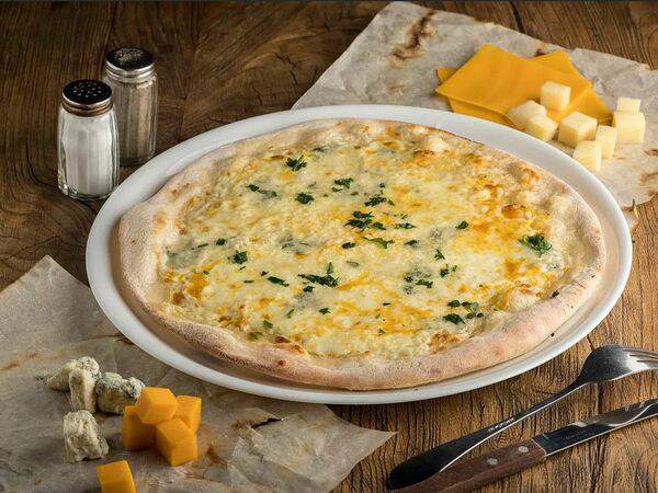 Belle  Famille - Пицца Четыре сыра