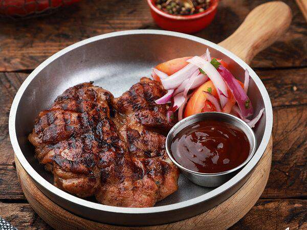 Большие Тарелки - Бедро тапака с овощным салатом