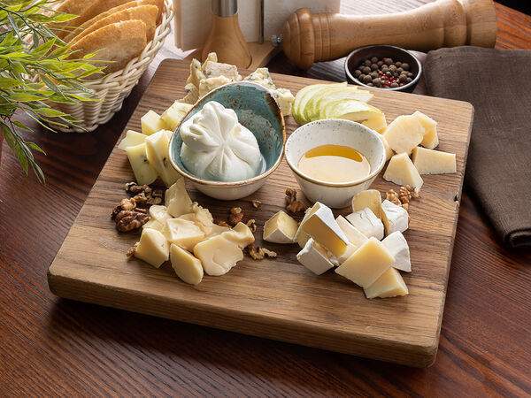 L'angolo Italiano - Тарелка итальянских сыров