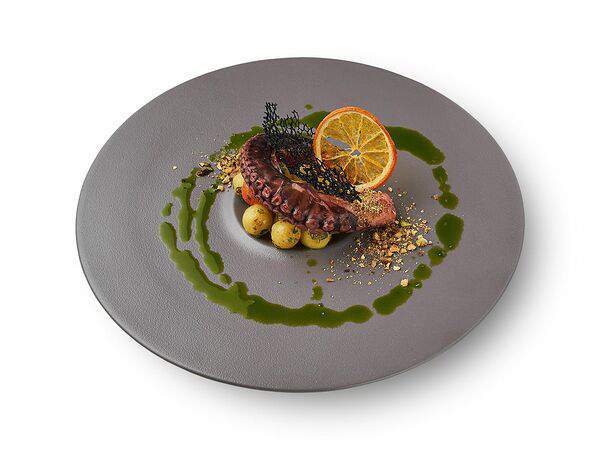 Portofino - Осьминог с фисташковым песто и печеным картофелем