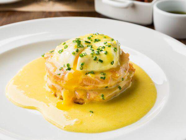 RingoBells - Яйцо Бенедикт с лососем