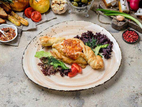 #МамаДома - Лодочка из слоеного теста запеченная с форелью и овощами