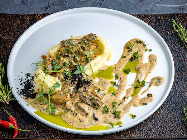 Вмясо - Бефстроганов из вырезки и трюфельным пюре