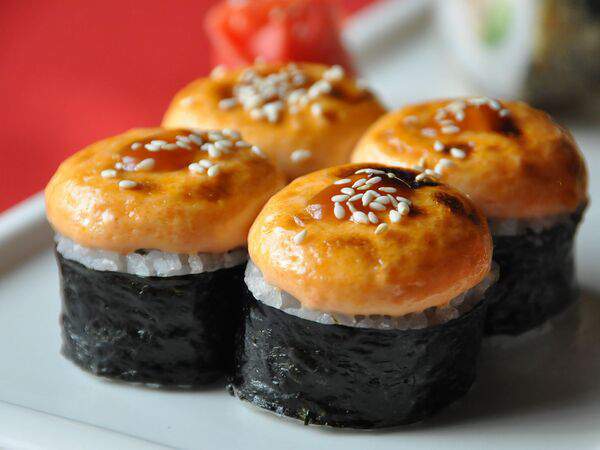SushiDo - Запеченные с угрём