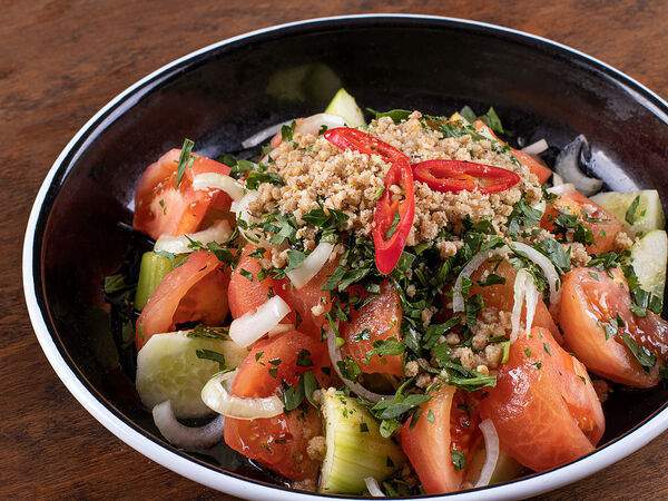 Тифлисъ - Салат из томатов и огурцов с грецкими орехами