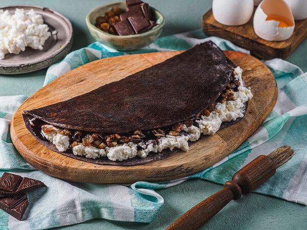 Тюбетей - Сладкий кыстыбургер с творогом, изюмом, орехами и шоколадом