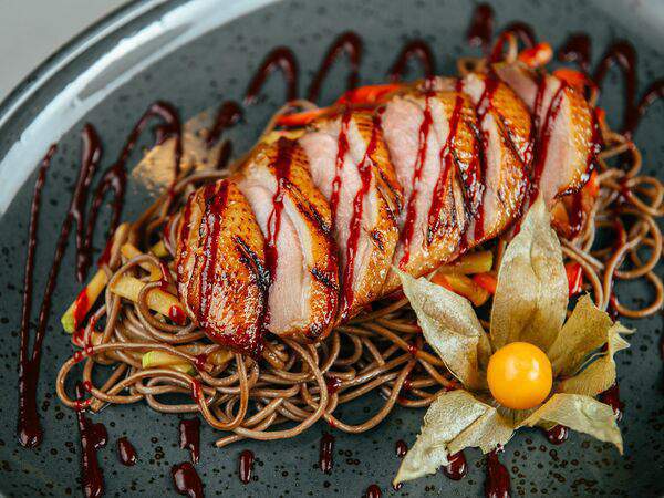 The Kitcha - Утиная грудка с гречневой лапшой