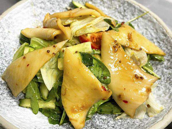 Praslin - Тёплый салат с кальмаром