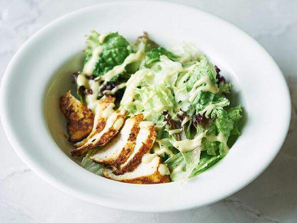 Фитнес-клуб X-Fit - Салат Цезарь с курицей