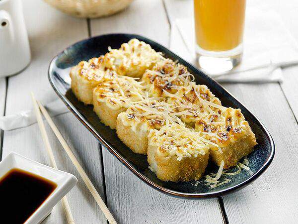 Фудзи - Ролл Цезарь Запеченный