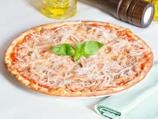 Dolce Vita - Пицца с тунцом и луком