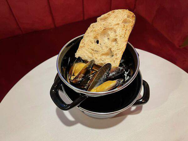 Гурмерия De Paris - Мидии в винном соусе