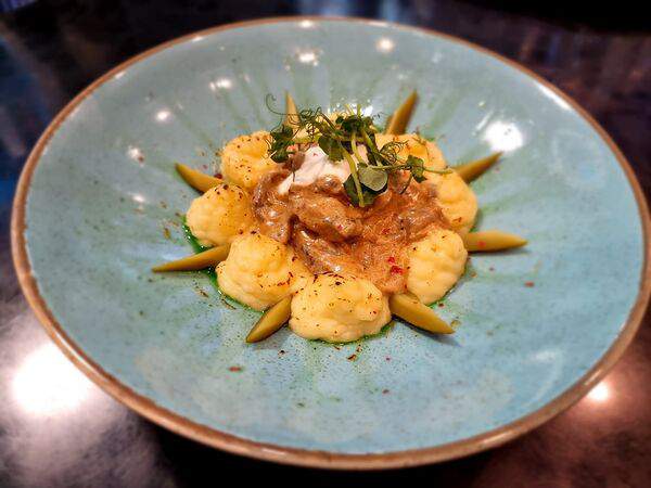 Toplivo - Бефстроганов с грибами и картофельным пюре