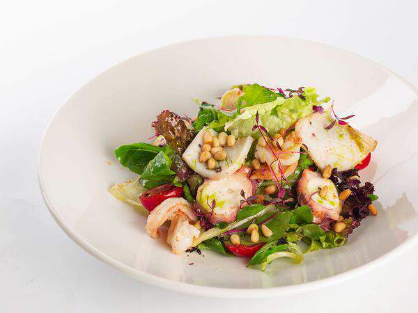 Труффальдино - Салат из осьминога, креветок и кальмара