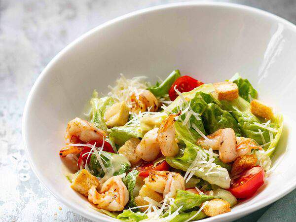 Traveler's coffee - Салат Цезарь с креветками