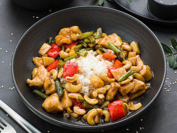 Рыба закусывала - Курица Терияки с рисом и кешью